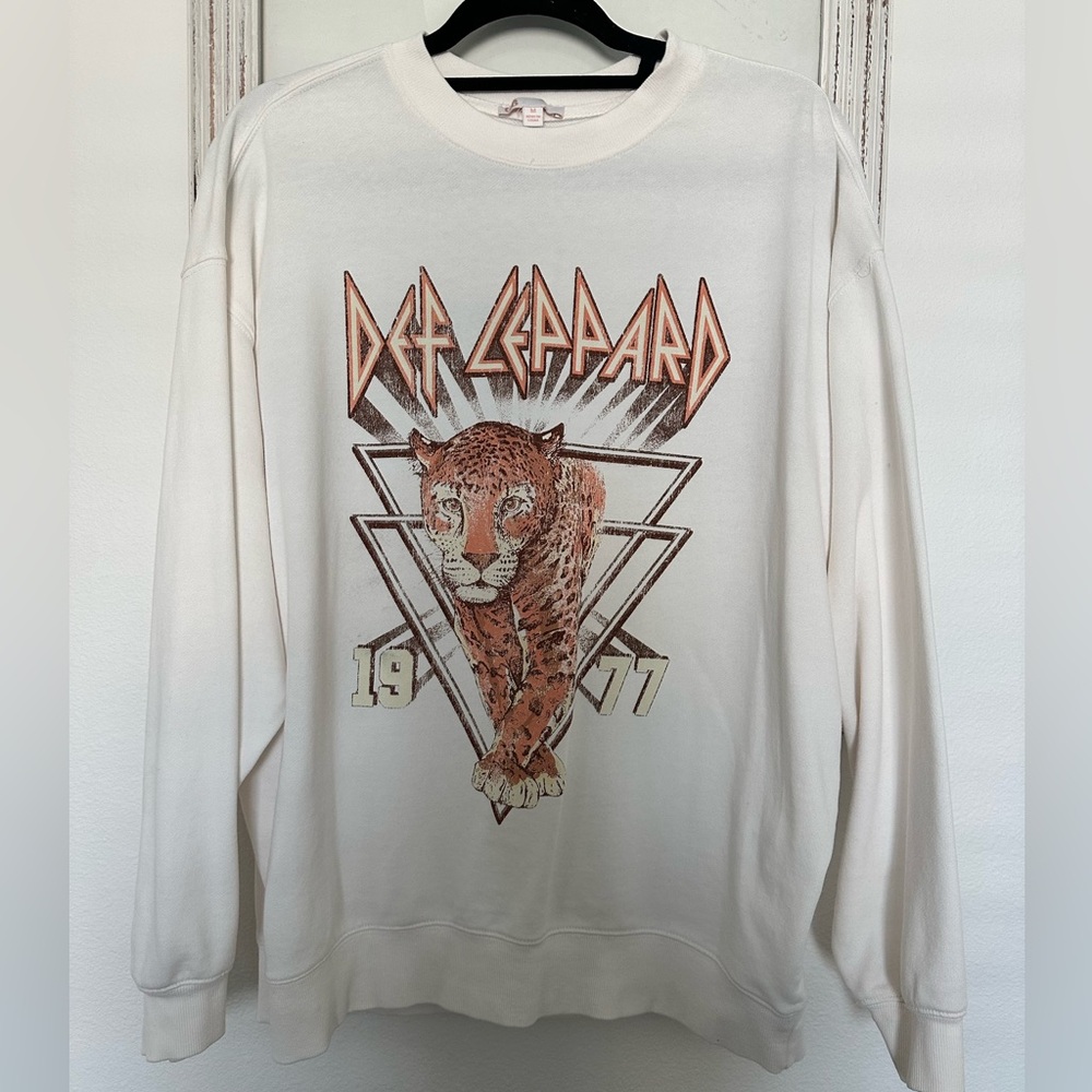 Def Leppard NWOT Pullover Sweatshirt Size M